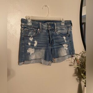 American Eagle Distressed Midi Size 6 Jean Shorts